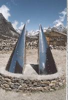 Монумент погибшим на Эвересте