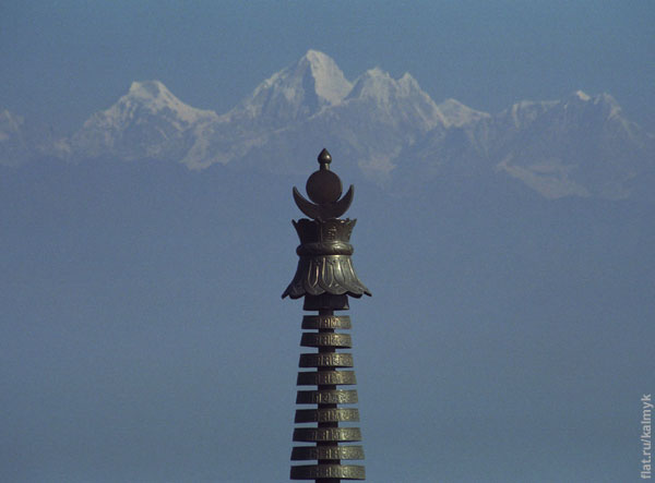 Вид на Гималаи из Нагаркота