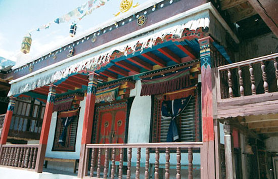 Портал храма в Марпе